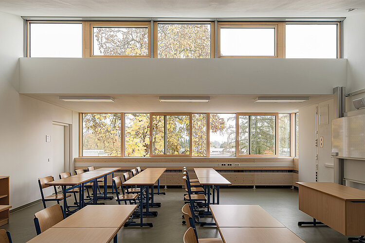 Otto-Hahn-Schule Frankfurt am Main Klassenzimmer innen