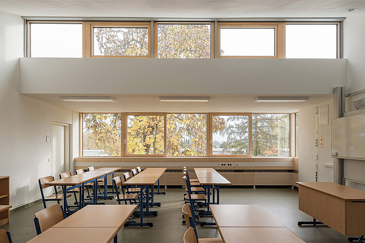 Otto-Hahn-Schule Frankfurt am Main Klassenzimmer innen