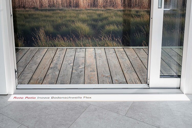 „Bodenschwelle Flex“ für Holz- und Holz-Aluminium-Systeme mit außenlaufendem Flügel
