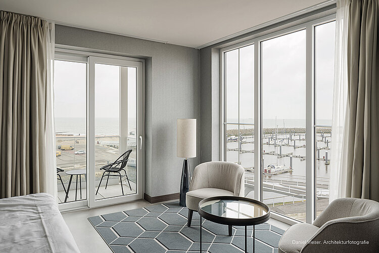 Hotel de Schelde, Zimmer innen mit Blich nach draußen