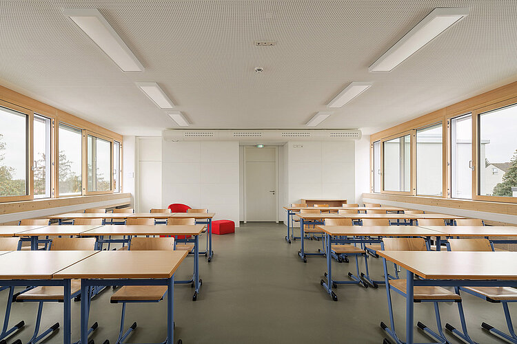 Otto-Hahn-Schule Frankfurt am Main Klassenzimmer innen