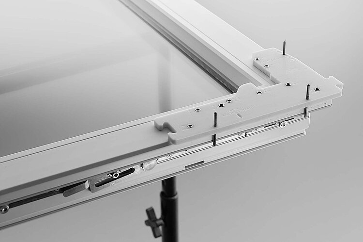 The modular design of the “Roto Patio Alversa” hardware system simplifies and speeds up production, installation, storage and logistics.