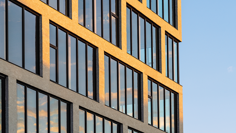 Für eine Fassade mit großen Elementen von Cascadia entschied sich auch der Bauherr des „District Office“ in Portland, Oregon, USA.